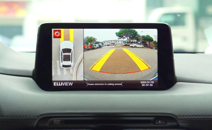 Camera 360 Elliview V5-P hiển thị trên màn hình zin ze mazda