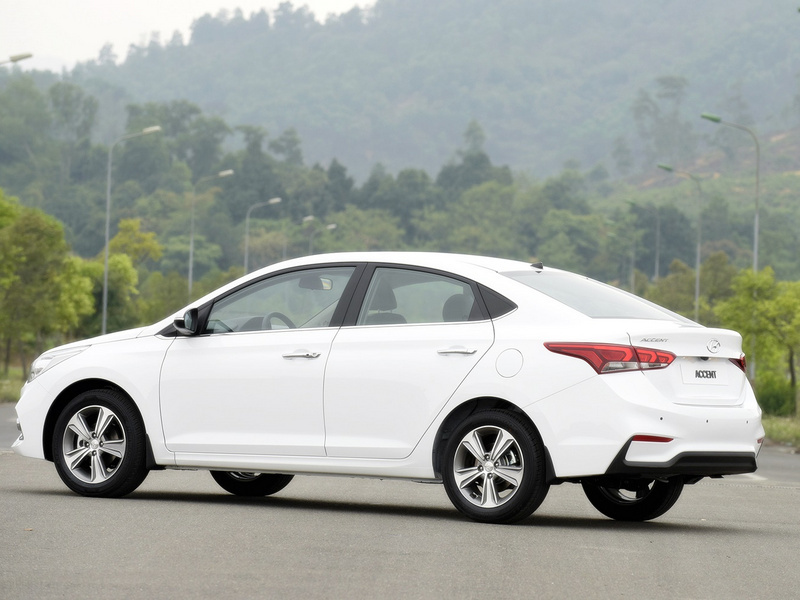 Lắp cảm biến áp suất lốp cho xe Hyundai Accent