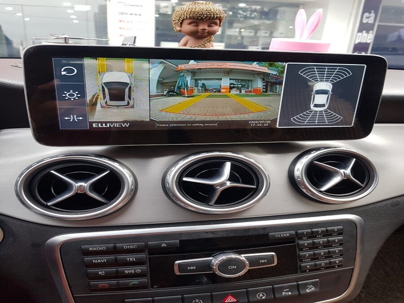 Hệ thống camera 360 ô tô Elliview V5 trên xe Mercedes