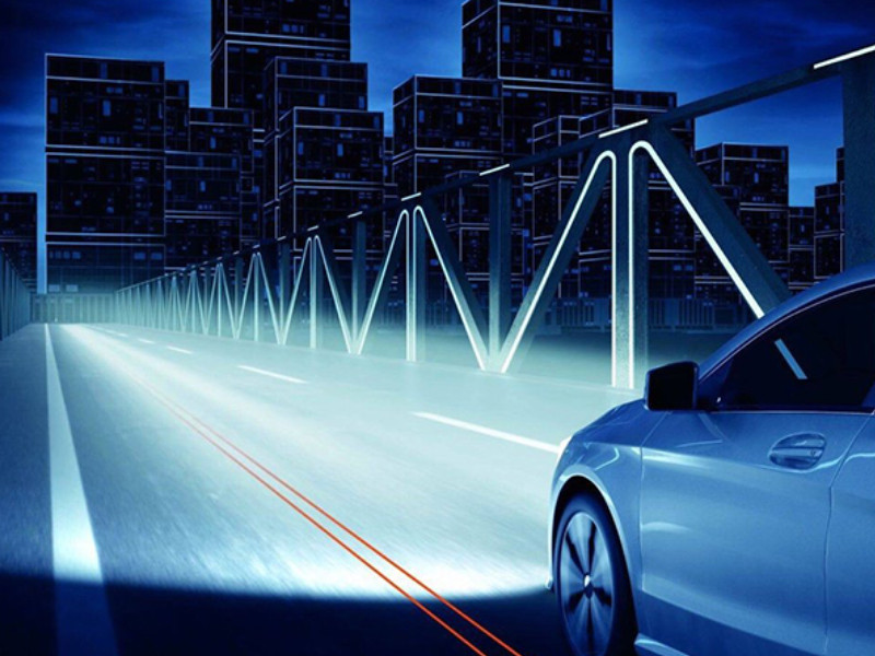 Sử dụng đèn pha ô tô trên các đường cao tốc giúp lái xe an toàn