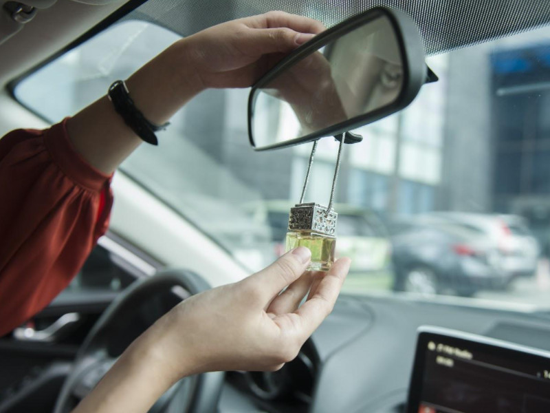 Bí quyết sử dụng nước hoa khử xe mùi xe ô tô hiệu quả