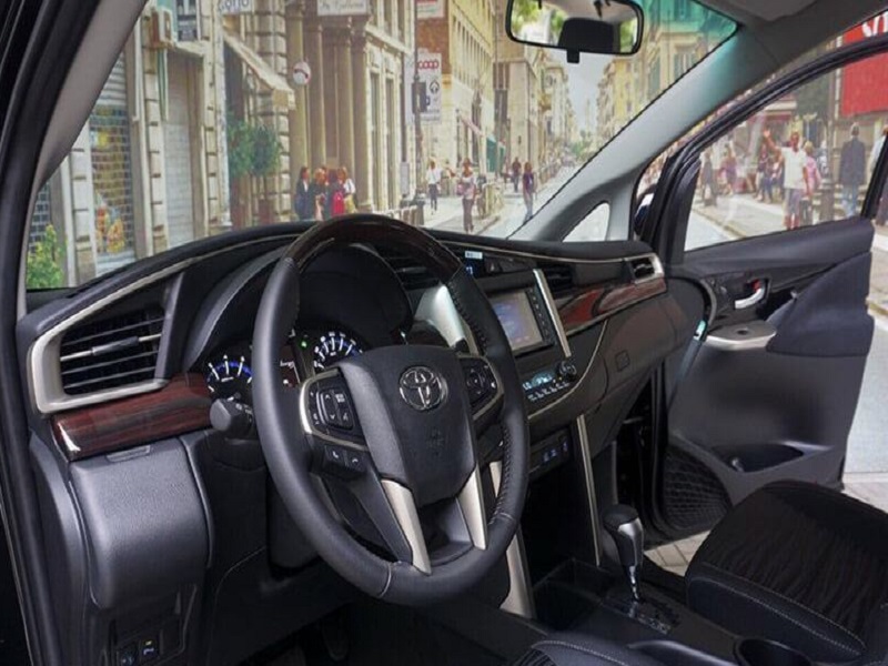 Nội thất của dòng xe hơi Toyota Innova 2017