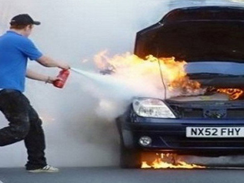Nước hoa xe ô tô có thể gây cháy nổ