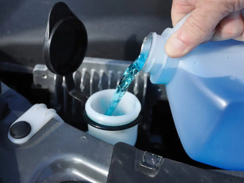 Nước rửa kính xe ô tô và những công dụng tuyệt vời