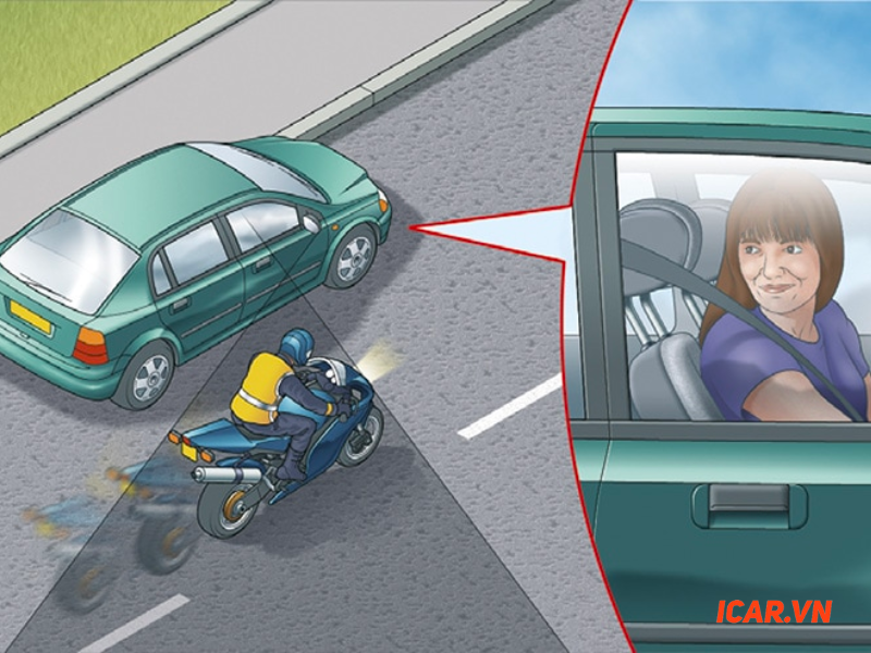 Điểm mù ô tô có thể gây tai nạn nghiêm trọng, đặc biệt người đi xe máy. 