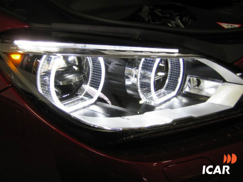 LED thường được sử dụng trong đèn xi nhan và đèn chiếu hậu.