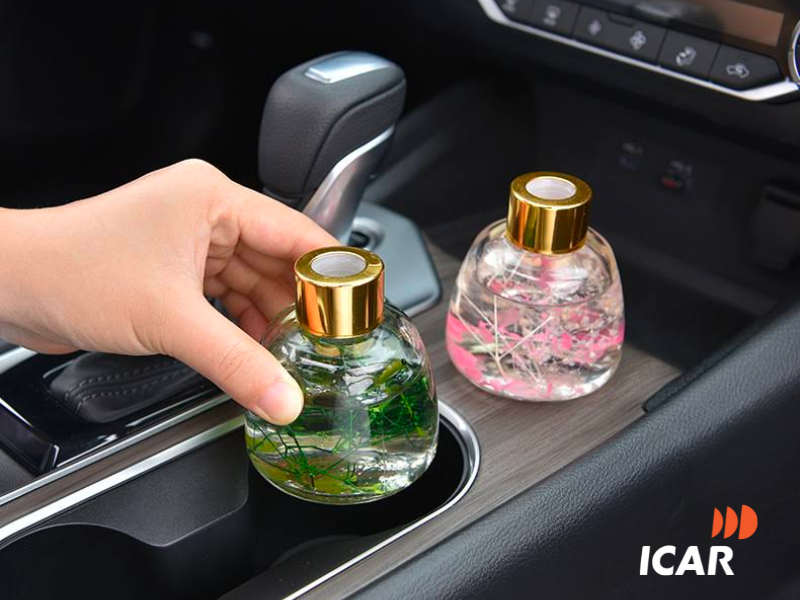 Nước hoa ô tô là cách khử mùi ô tô tạo cảm giác sang trọng, lịch sự hiện nay.