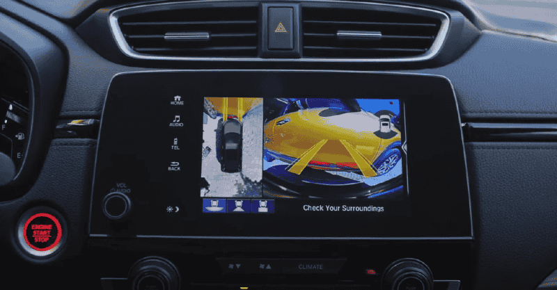 Cảm biến đỗ xe ICAR Ellisen E48 hiển thị trên màn Cam 360 giúp người lái thực hiện các thao tác đỗ xe phức tạp dễ dàng và chính xác hơn