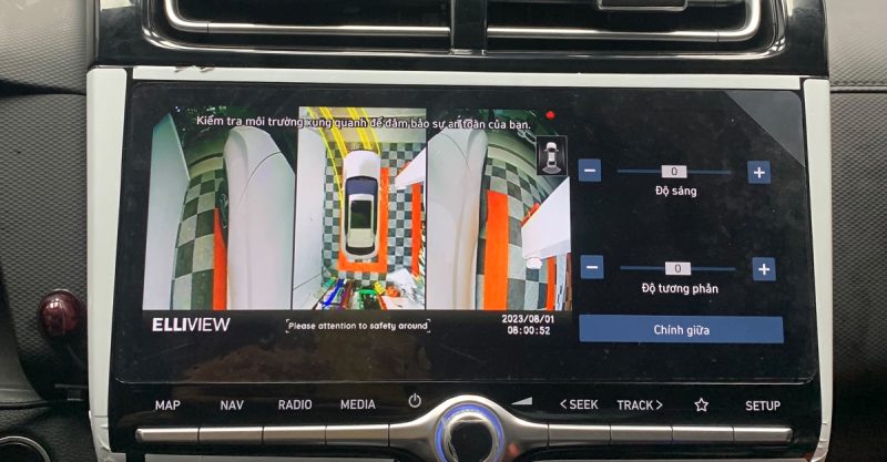 Camera 360 hữu ích giúp lái xe di chuyển tốt trong các khúc cua hẹp một cách dễ dàng