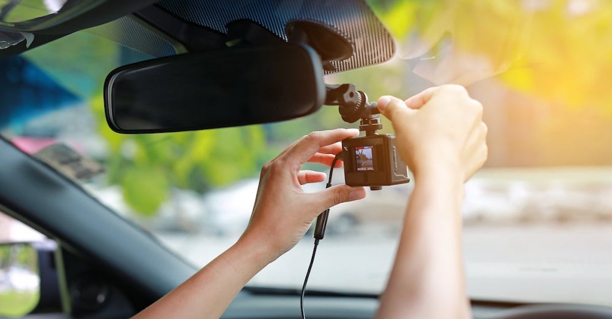 Cần lưu ý gì khi chọn mua camera hành trình cho ô tô? 