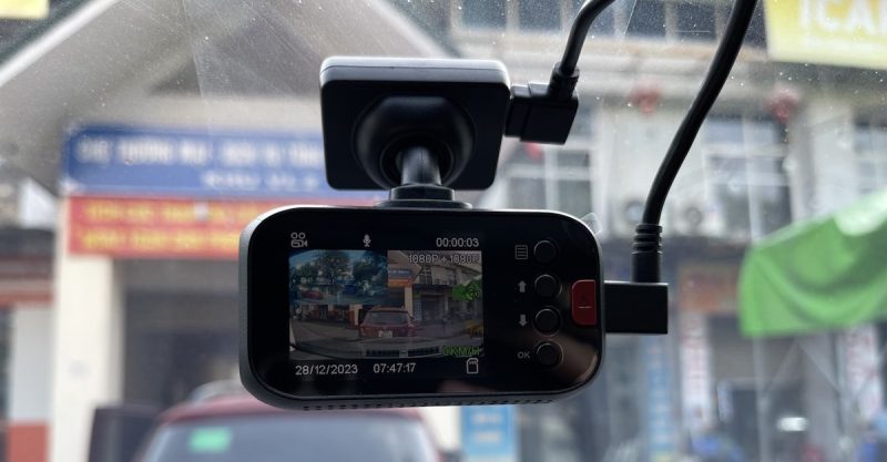 Camera hành trình wifi là một thiết bị được sử dụng phổ biến trên xe ô tô