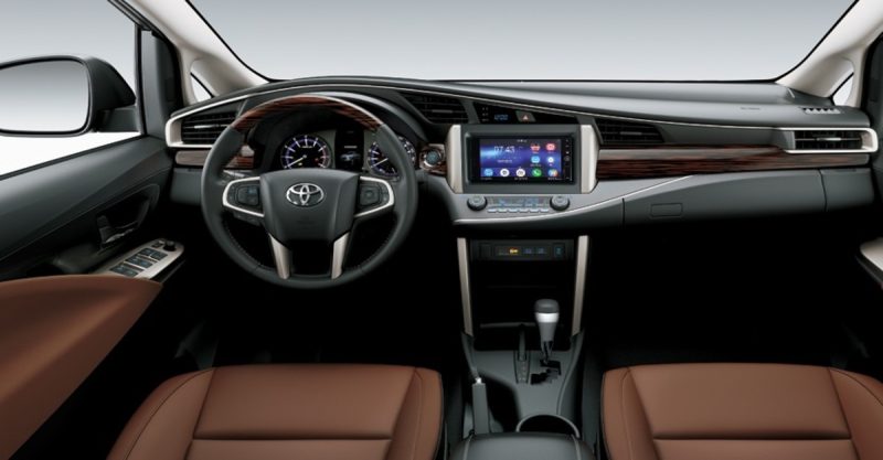 Độ cốp điện xe Toyota Innova mang đến nhiều lợi ích cho người dùng